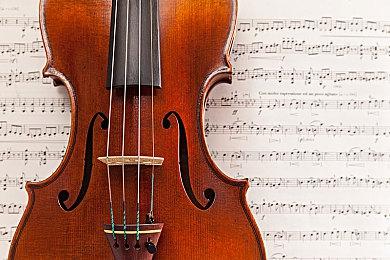 《最终幻想7重制版》幼年蒂法双马尾背带裤超可爱